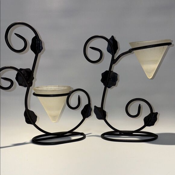 Elegant Iron Candle Holders with frosted Glass - Picture 7 of 9